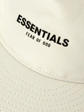 將圖片載入圖庫檢視器 FEAR OF GOD ESSENTIALS x New Era Logo-Print Shell Baseball Cap